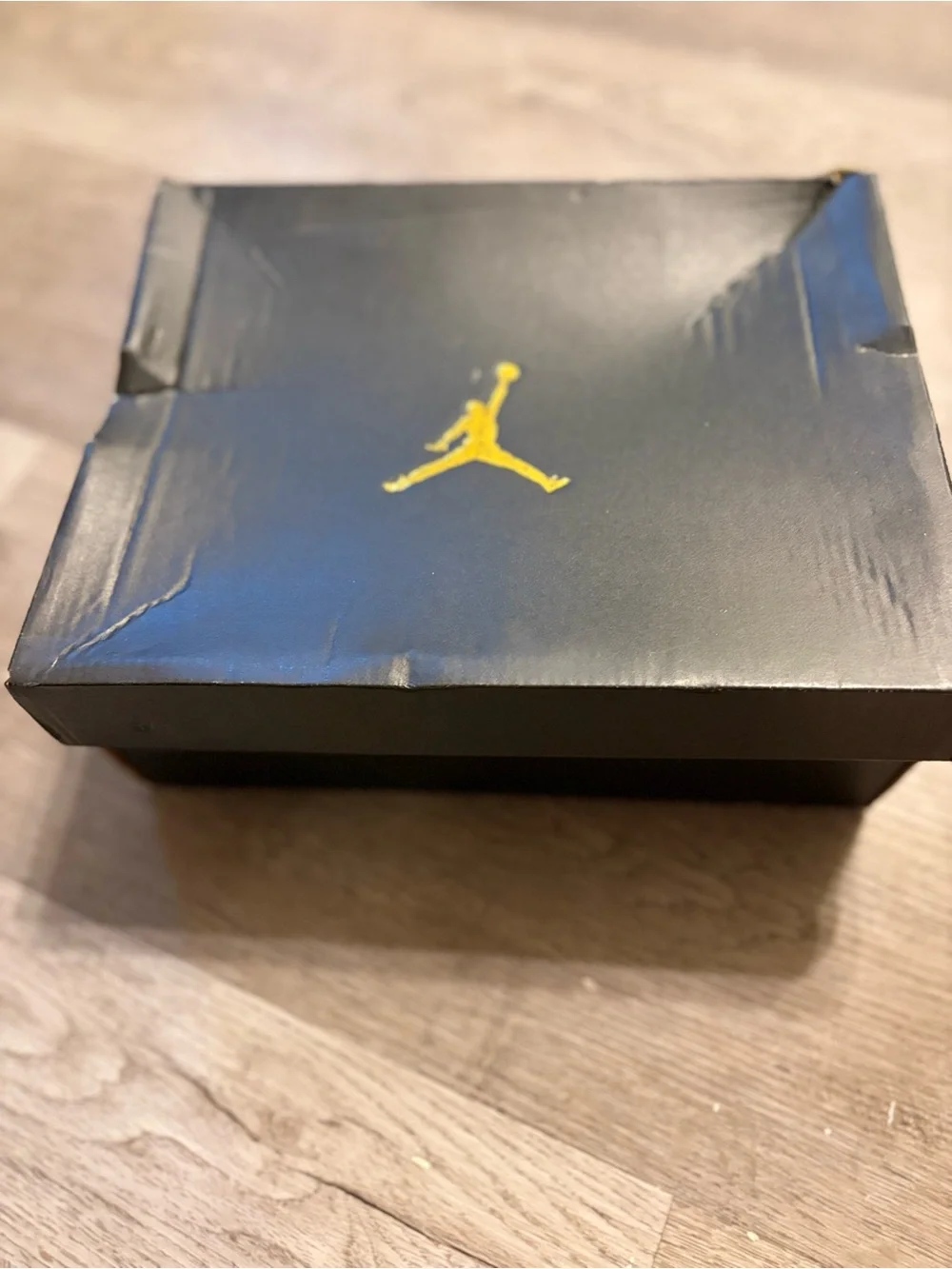 Air Jordan 1 Mid GS “Alternate Bred” (2022) | Kids Size 4Y ❤️🖤